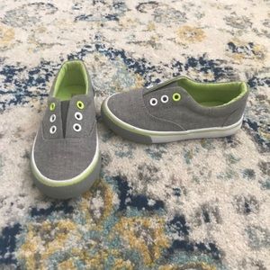 EUC Cat & Jack Sz 7 Boys shoes